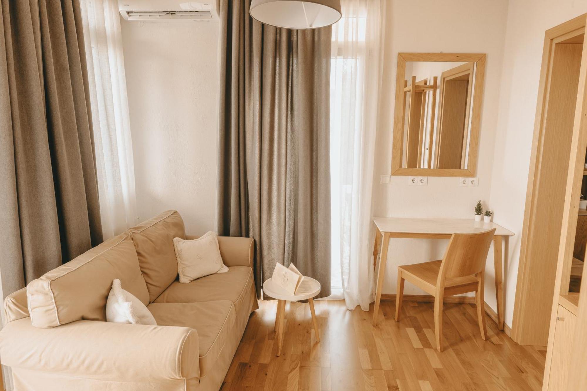 Giardino High Living Suites Драма Екстериор снимка
